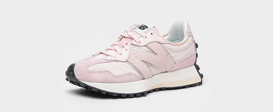 SPORT SHOES