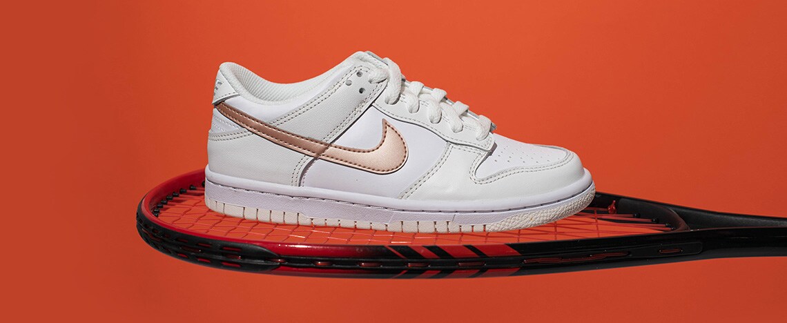 NIKE