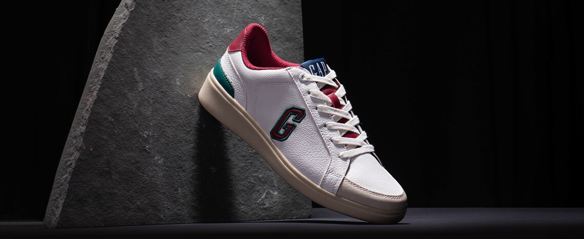 COMFY SNEAKERS