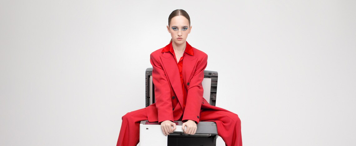 Цветът на сезона: HOT RED