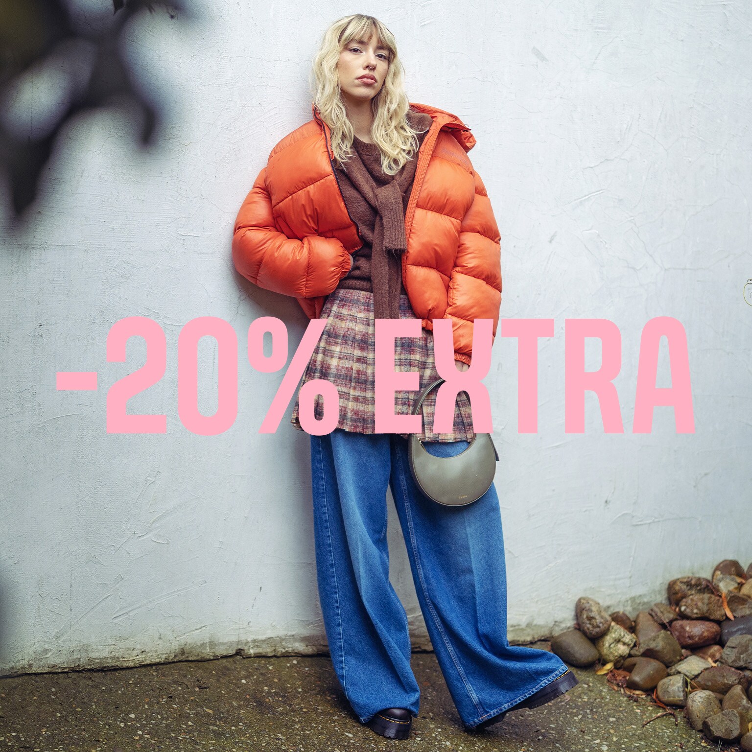 la comenzi de min. 400 lei folosind codul EXTRA20