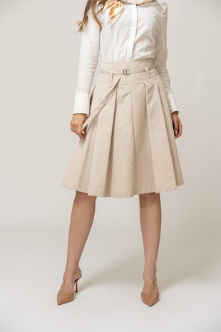 Midiszoknya hajtásokkal