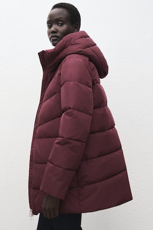 Kapucnis steppelt télikabát