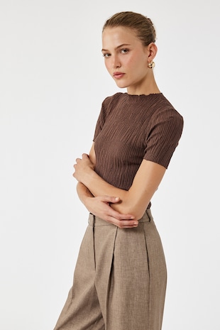 KOTON Pulover cambrat cu model texturat si maneci scurte, Maro inchis