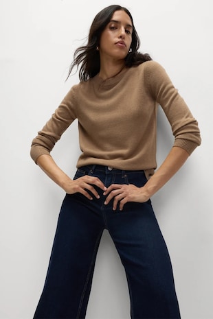 Kerek nyakú finomkötött pulóver