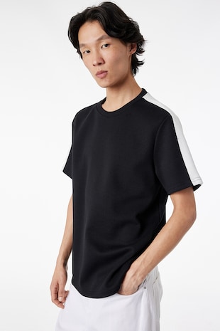 KOTON Tricou cu benzi contrastante pe maneci, Negru/Alb murdar