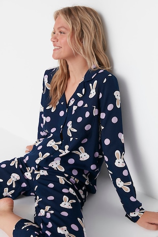 Pijama cu imprimeu si buzunar aplicat pe piept