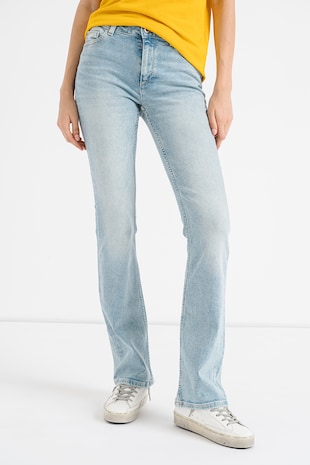 Разкроени дънки