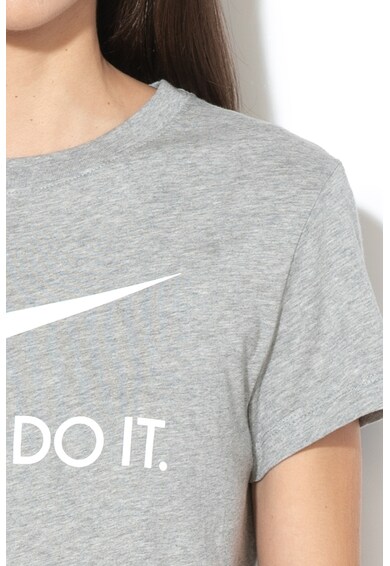 Nike Tениска Sportswear по тялото с лого Жени