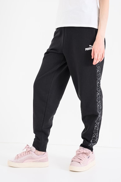 Pantaloni De Trening Cu Imprimeu Grafic Si Benzi Laterale Contrastante pantaloni-de-trening-cu-imprimeu-grafic-si-benzi-laterale-contrastante