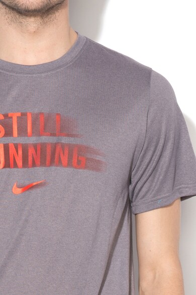 Nike Tricou cu imprimeu text, pentru alergare Barbati