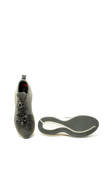 Tamaris Спортни обувки с флорапни апликации Жени
