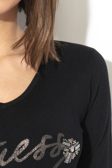 GUESS JEANS Pulover din tricot fin cu logo si paiete Femei