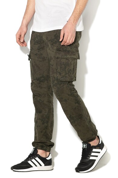 SUPERDRY Pantaloni conici cu imprimeu camuflaj Barbati