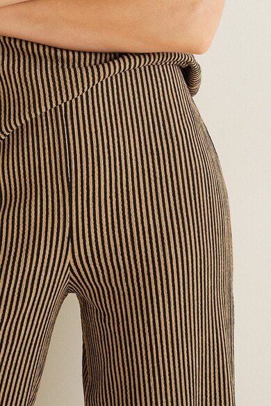 Mango Pantaloni cu croiala ampla si imprimeu Tauro Femei