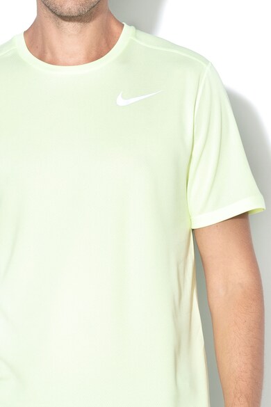 Nike Dri-Fit logómintás futópóló mikroperforációkkal férfi