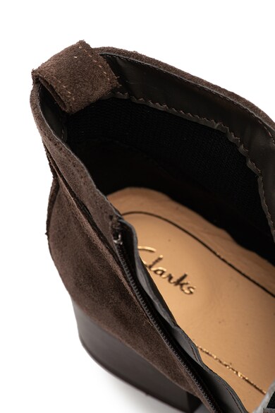 Clarks Ghete de piele intoarsa cu detaliu curea Mila Charm Femei