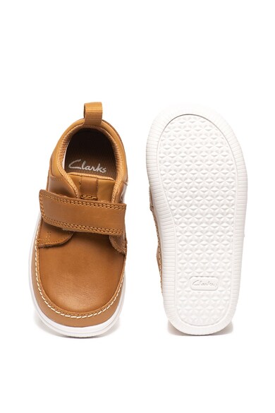 Clarks Cloud Embre tépőzáras bőrcipő Fiú