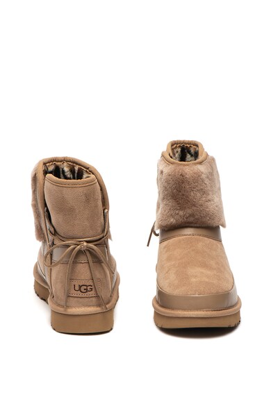 UGG Classic rövid szárú nyersbőr és bőr bebújós csizma női