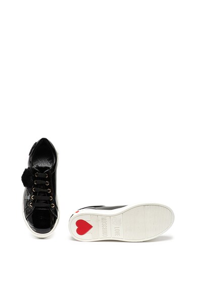 Love Moschino Műbőr sneaker lakkozott hatással és szív alakú rátétekkel női
