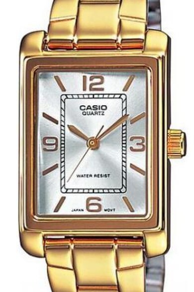 Casio Квадратен часовник с метална верижка Жени
