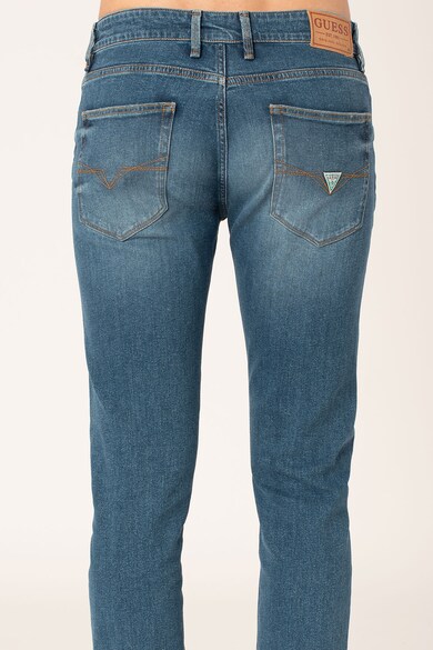 GUESS JEANS Koptatott hatású slim fit farmernadrág férfi