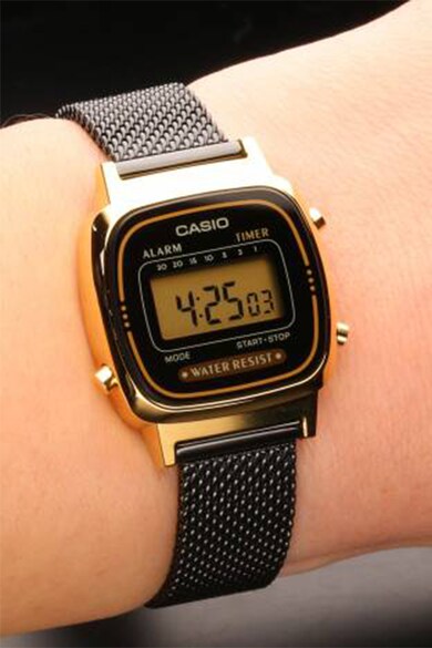 Casio Ceas cronograf cu bratara cu model plasa Femei