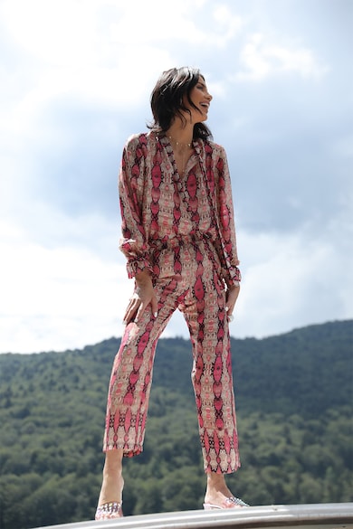 MIAU by Clara Rotescu Selyemtartalmú felső és crop nadrág szett absztrakt mintával női