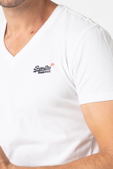 SUPERDRY V-nyakú póló hímzett logóval a mellrészen férfi