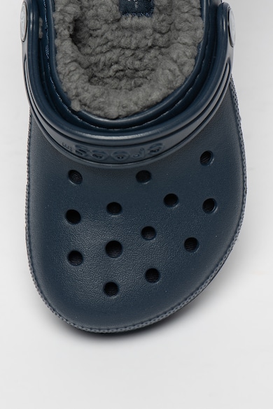 Crocs Saboti slingback cu calapod lat si captuseala din blana shearling Baieti