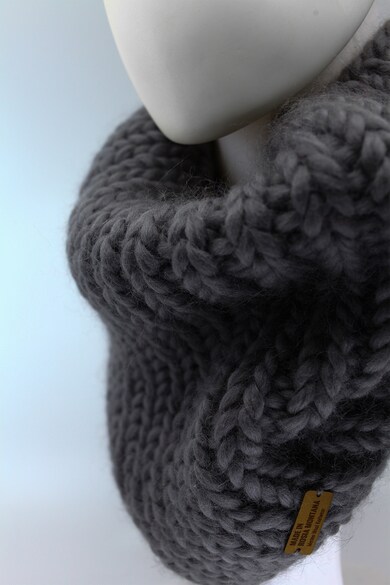Made in Roșia Montană Fular circular de lana merino, tricotat gros Live Simply Femei