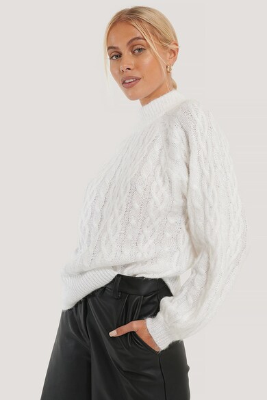 NA-KD Garbónyakú pulóver csavart kötésmintával női