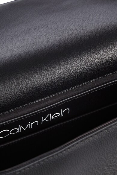 CALVIN KLEIN Geanta crossbody de piele ecologica cu bareta din lant Femei