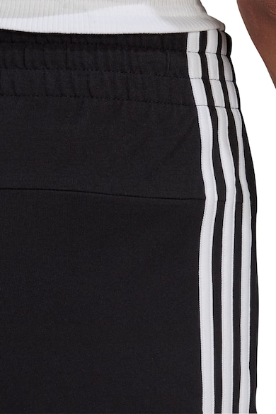 adidas Sportswear Pantaloni scurti slim fit Essentials 3-Stripes Femei