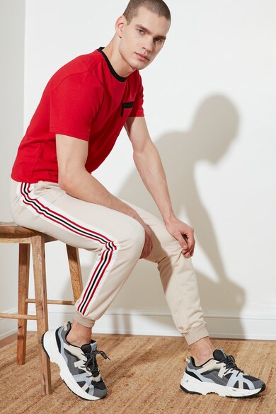 Trendyol Pantaloni sport conici cu benzi laterale contrastante Barbati