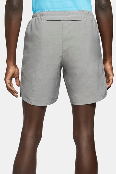 Nike Къс панталон за бягане Challenger с Dri-Fit и дизайн 2 в 1 Мъже