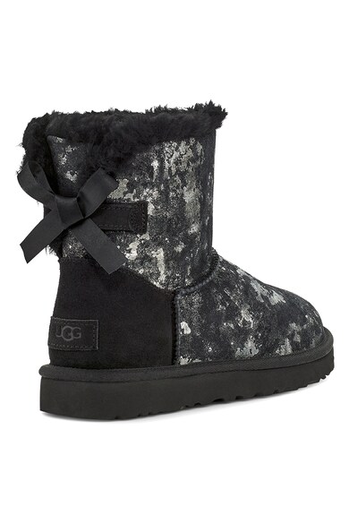 UGG Ghete cu aspect stralucitor fara inchidere Mini Bailey Femei