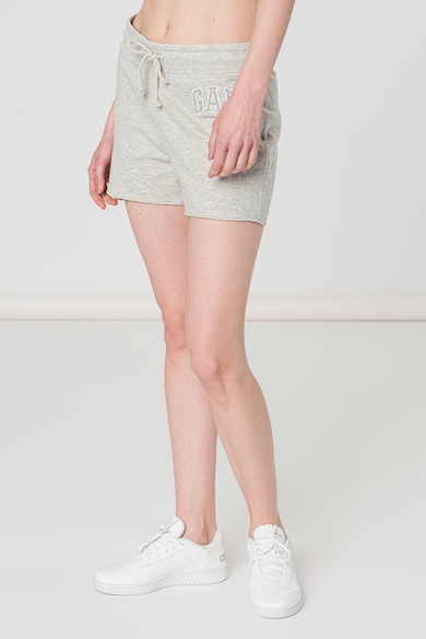 GAP Къс панталон с памук с бродирано лого Жени
