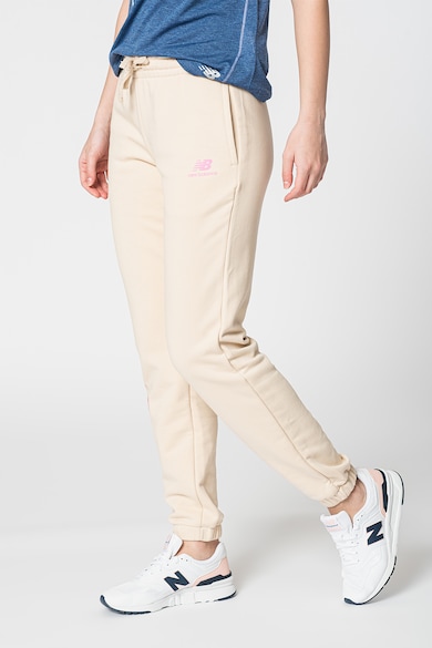 New Balance Pantaloni sport cu imprimeu logo Essentials Femei
