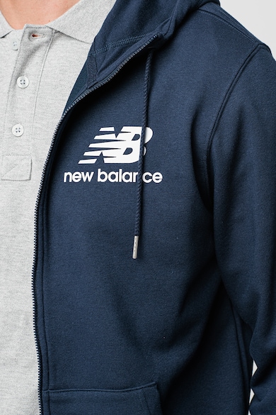 New Balance Essentials Stacked cipzáros pulóver kapucnival és oldalzsebekkel férfi