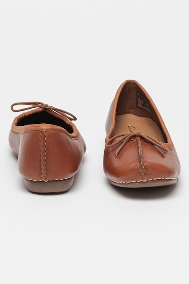 Clarks Freckle Ice bőr balerinacipő masnis részlettel női