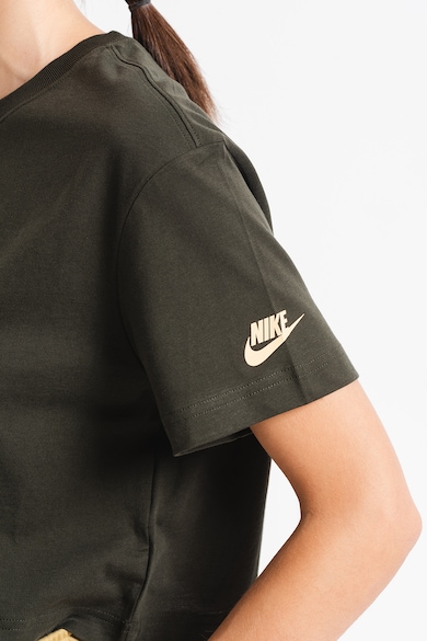Nike Laza fazonú mintás crop póló női