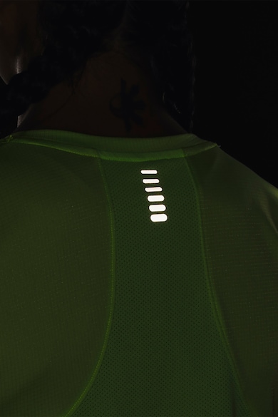 Under Armour Тениска за бягане Speed Stride 2.0 с овален подгъв Жени