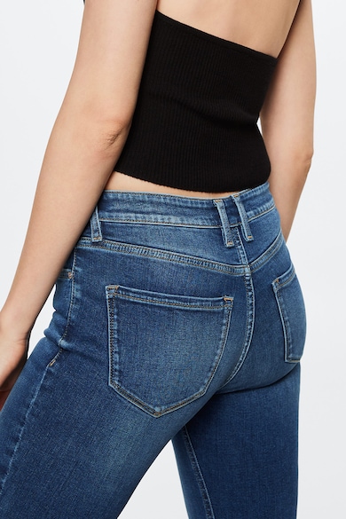 Mango Isa koptatott hatású skinny fit crop farmernadrág női