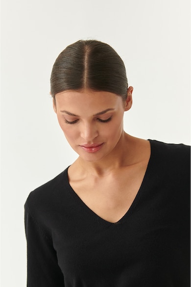 Tatuum V-nyakú finomkötött pulóver női