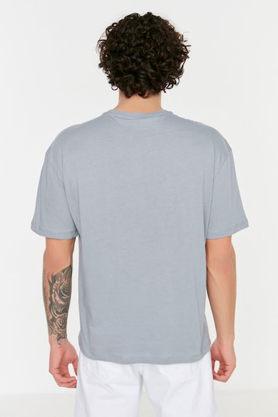 Trendyol Тениска с уголемен дизайн и надпис Мъже