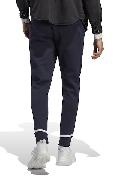 adidas Sportswear Szűk fazonú szabadidőnadrág ferde zsebekkel férfi