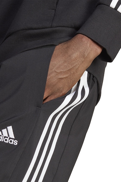 adidas Sportswear Спортен панталон със стеснен крачол и връзка Мъже