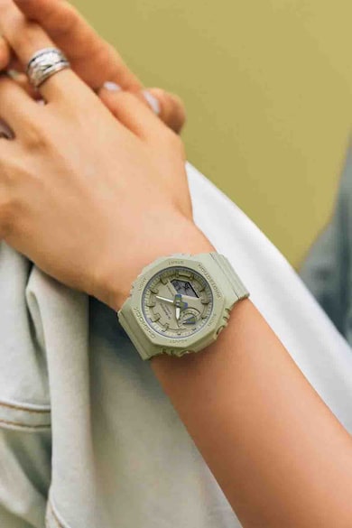 Casio Унисекс часовник G-Shock от смола Жени
