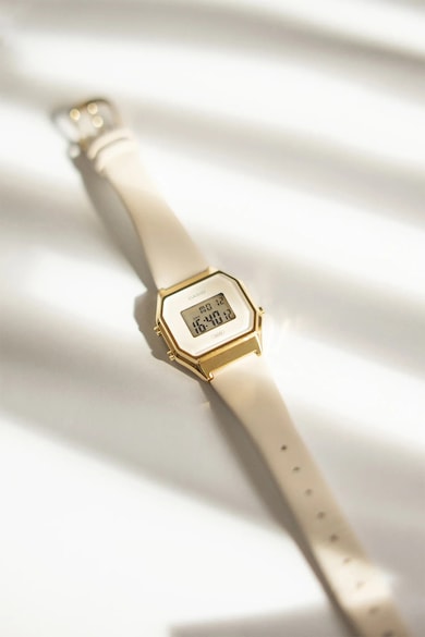 Casio Ceas cronograf digital cu logo pe cadran Femei